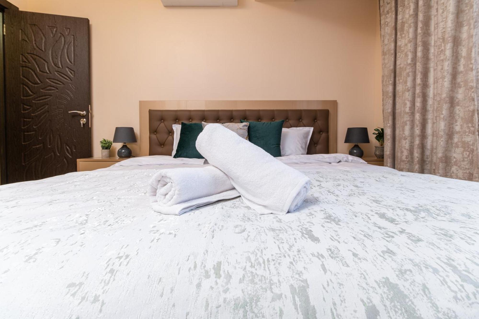 Modern & Elegant City Center Apartments Plovdiv Ngoại thất bức ảnh